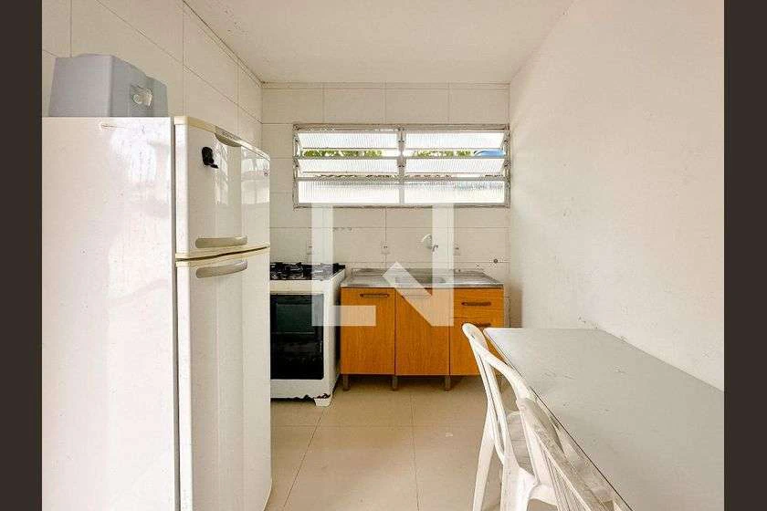 Estudio amueblado con cocina separada y cocina a gas — photo 3