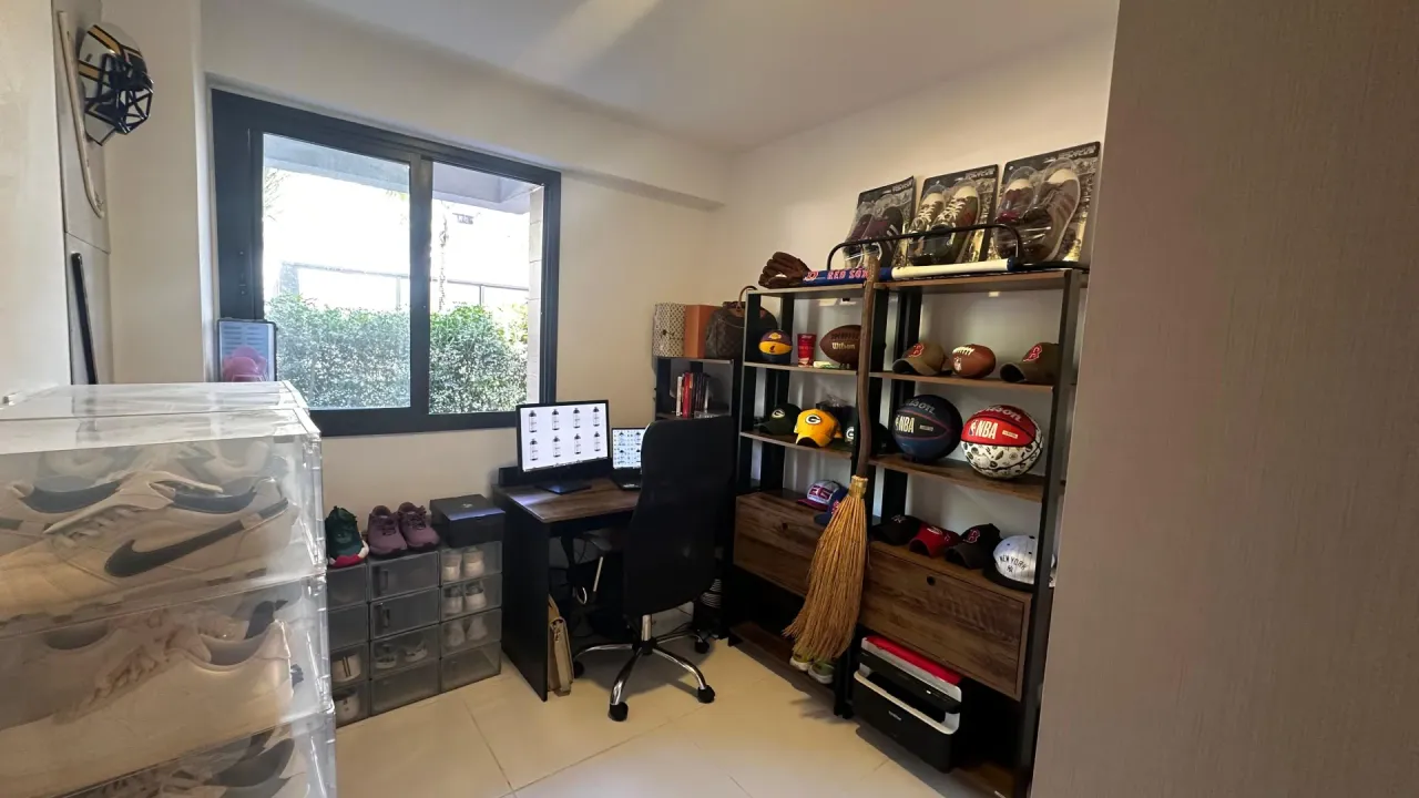 Apartamento semimobiliado com cozinha fechada e 2 vagas — photo 7