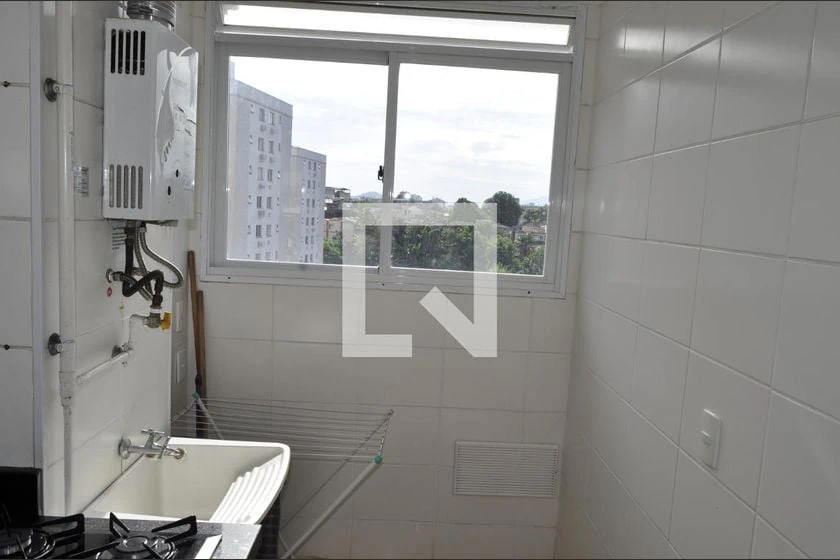 2-bedroom apartment with wood or laminate floors — photo 27