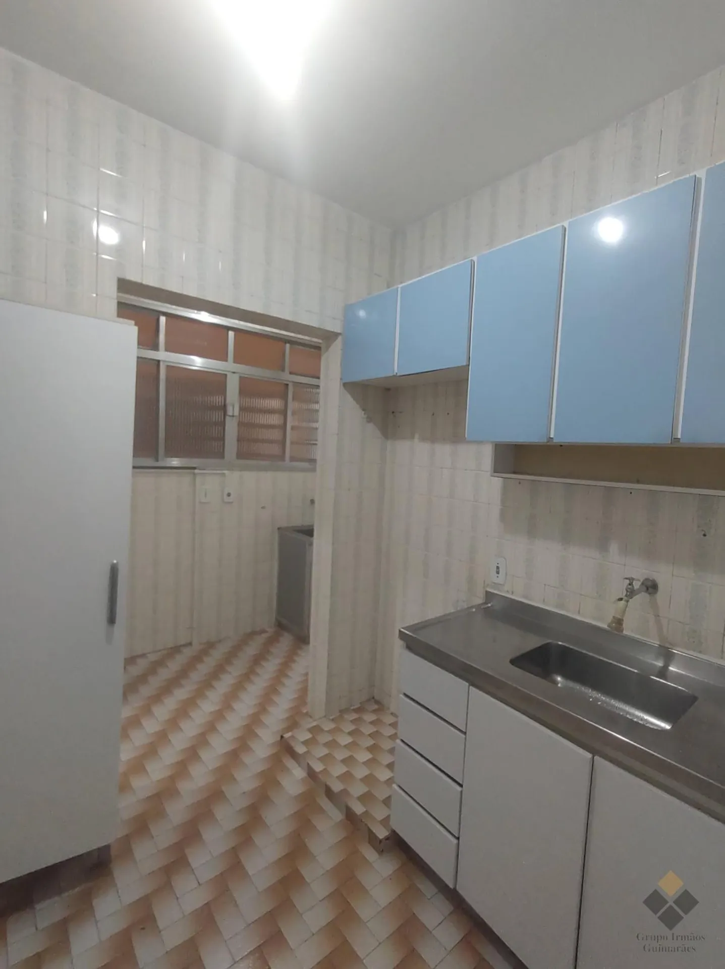 Apartment on the 4th floor with wood or laminate floors — photo 2