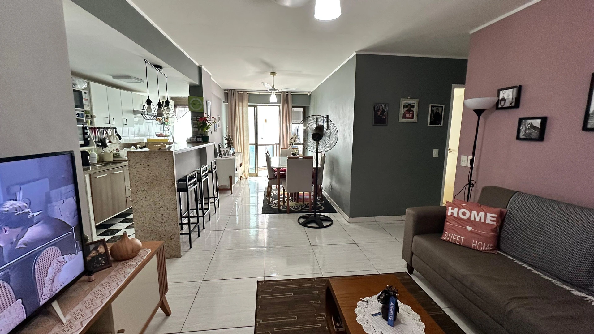 Furnished 2-bedroom apartment with open-plan kitchen — photo 12