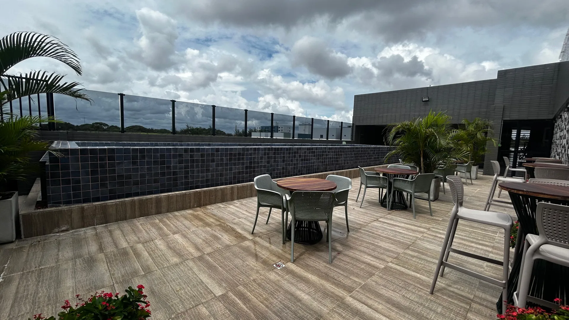 Apartamento mobiliado com 2 quartos e varanda, 49,74 m²