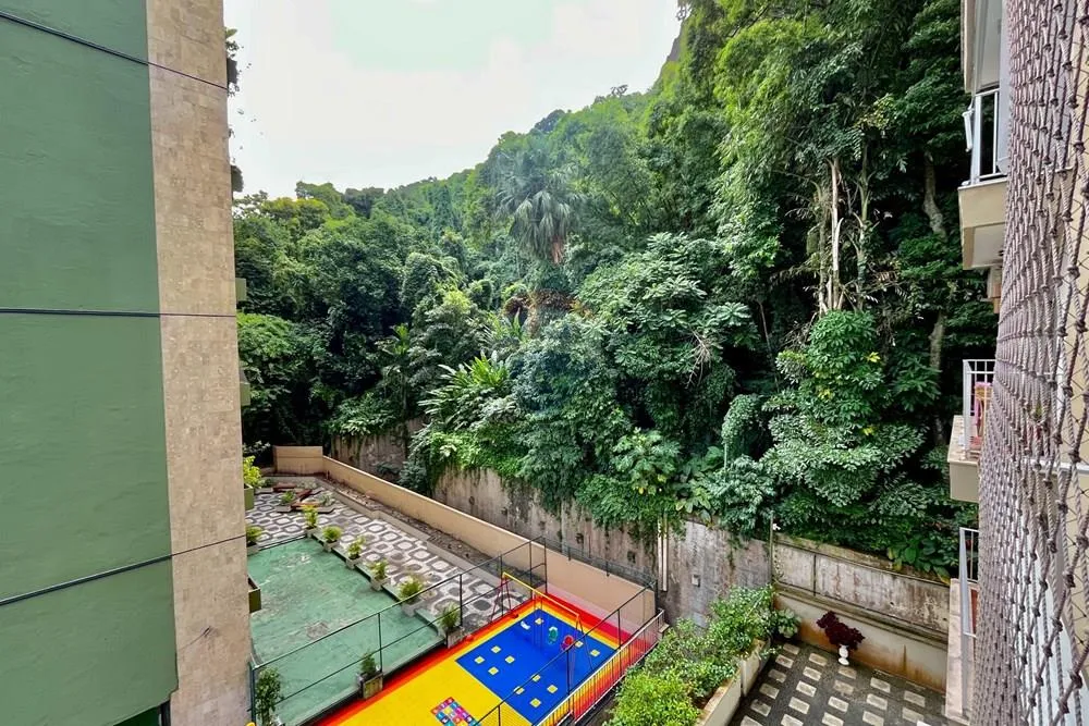 3-bedroom apartment with a mountain view in Rio de Janeiro — photo 52