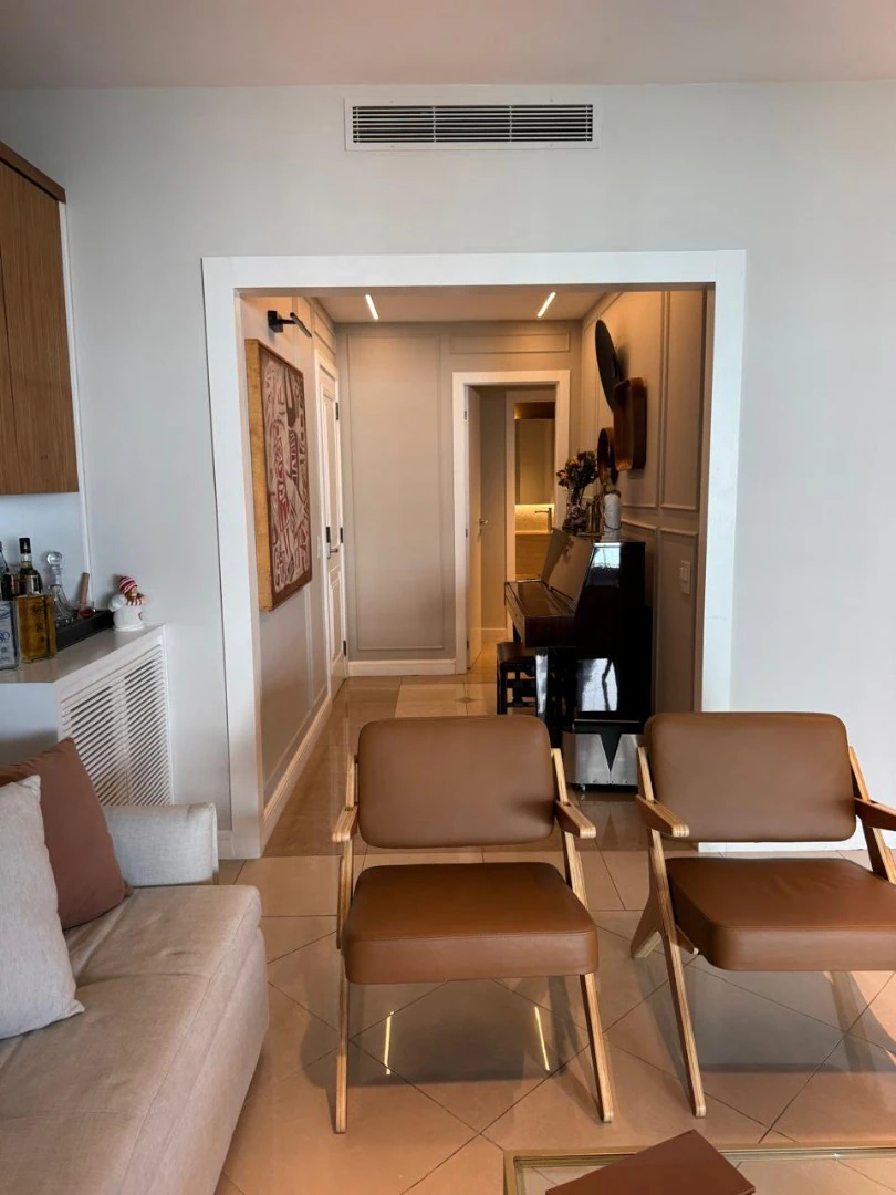 Furnished 4-bedroom apartment with a real home office desk — photo 25