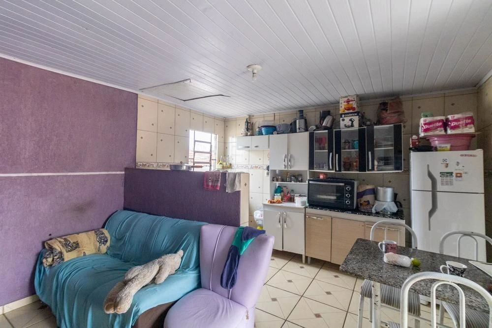 180 m² house with a washing machine and a garden