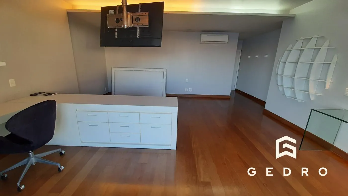 Furnished apartment, 320 m², with a water view — photo 29