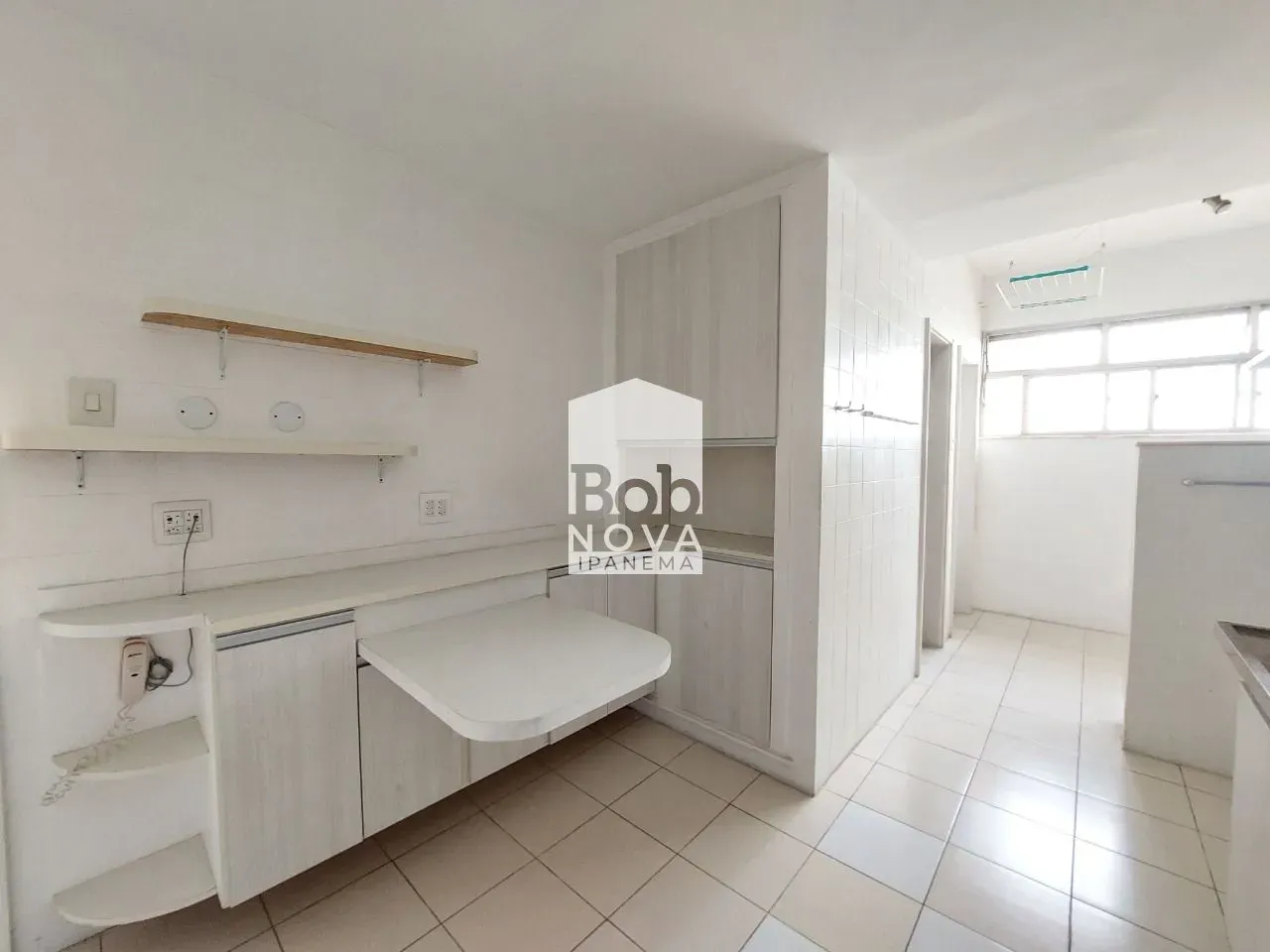 Unfurnished 161 m² apartment with a closed kitchen — photo 33