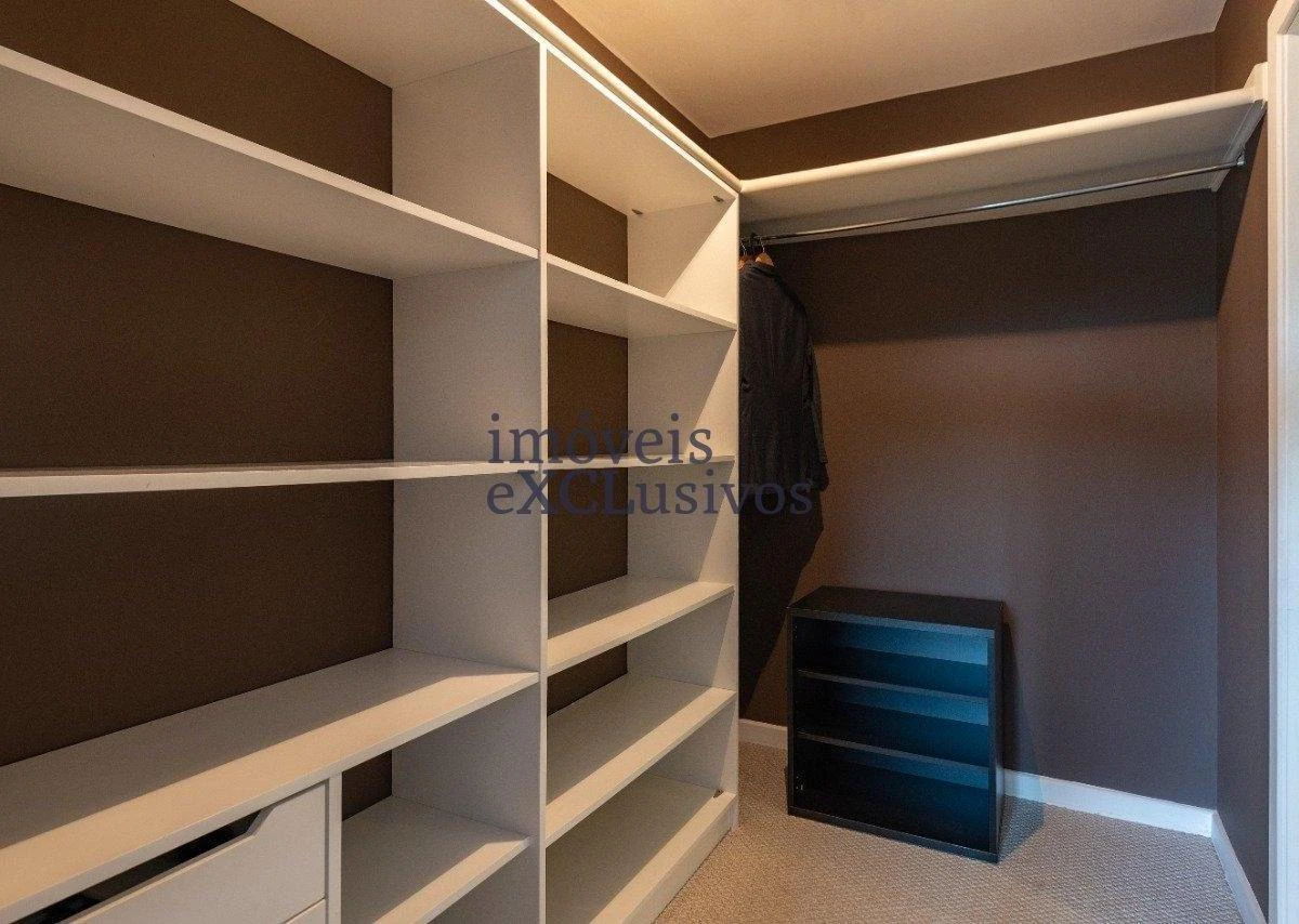 Casa mobiliada de 4 quartos com 3 suítes e 684 m² — photo 15