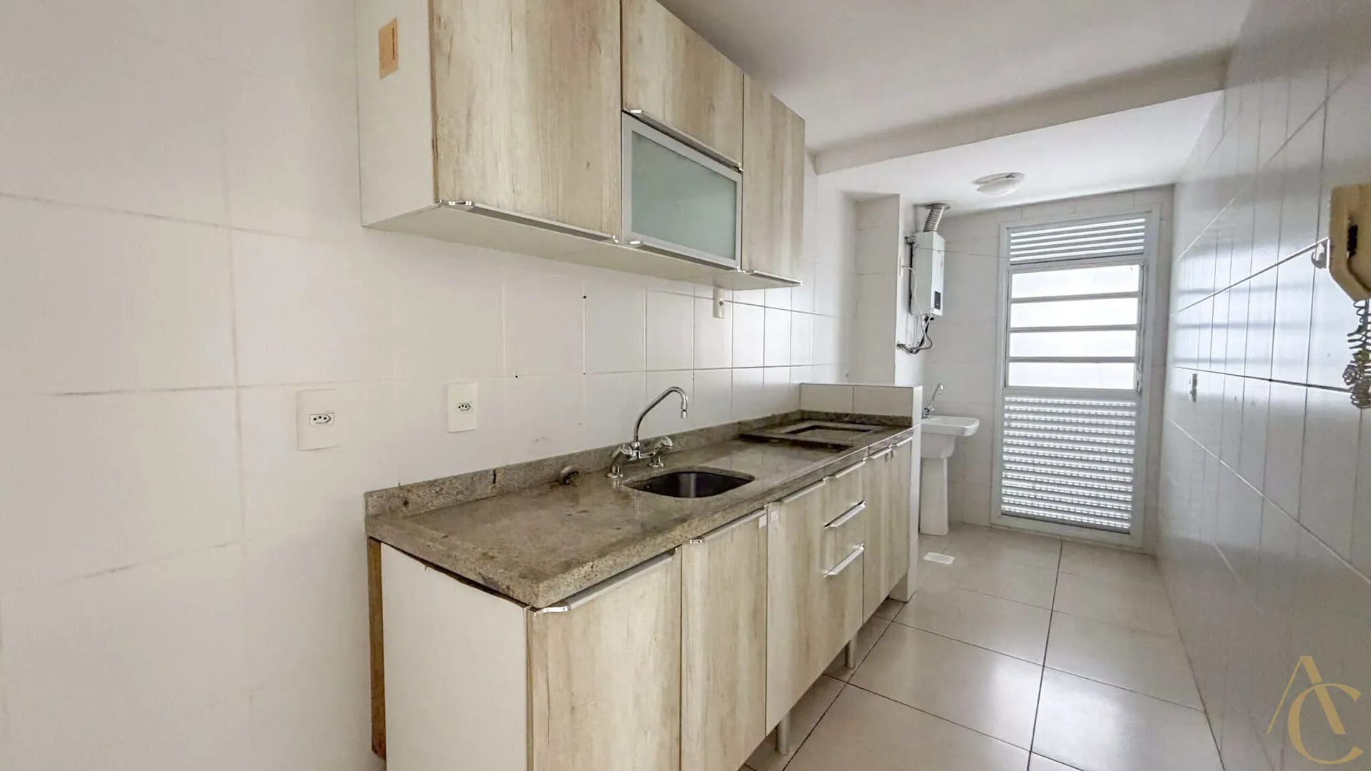3-bedroom apartment with 3 bathrooms and 1 parking spot — photo 17