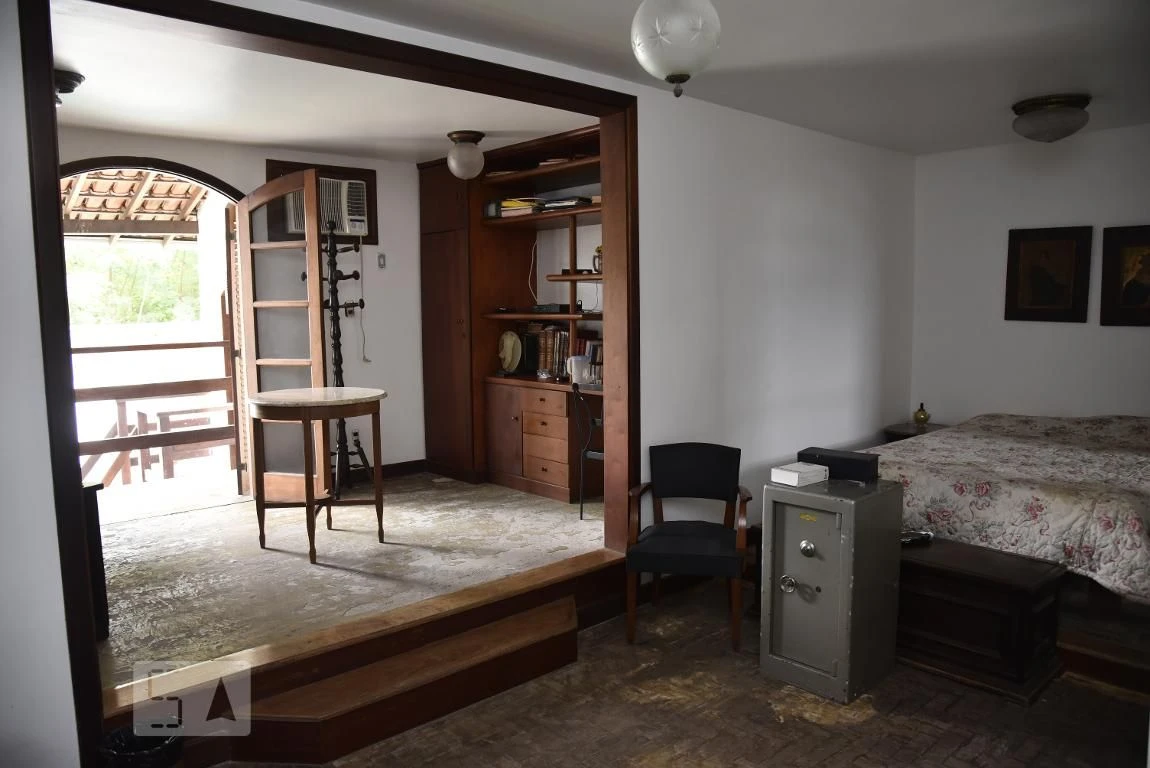 Casa com 4 quartos e 6 banheiros, com cozinha independente — photo 26