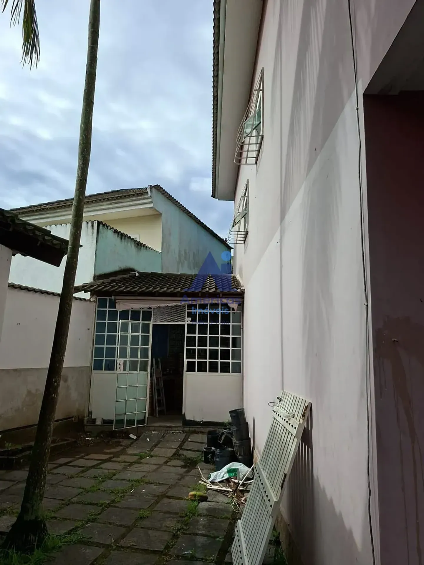 Casa sem mobília com churrasqueira na varanda — photo 56