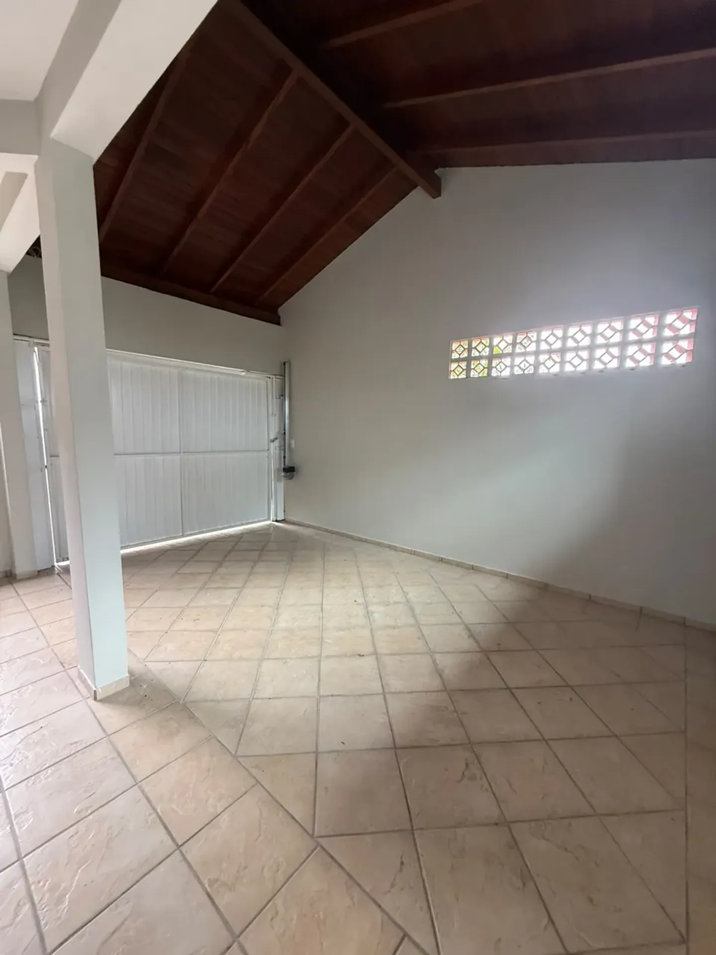 Water view in a 3-bedroom house, 180 m² — photo 35