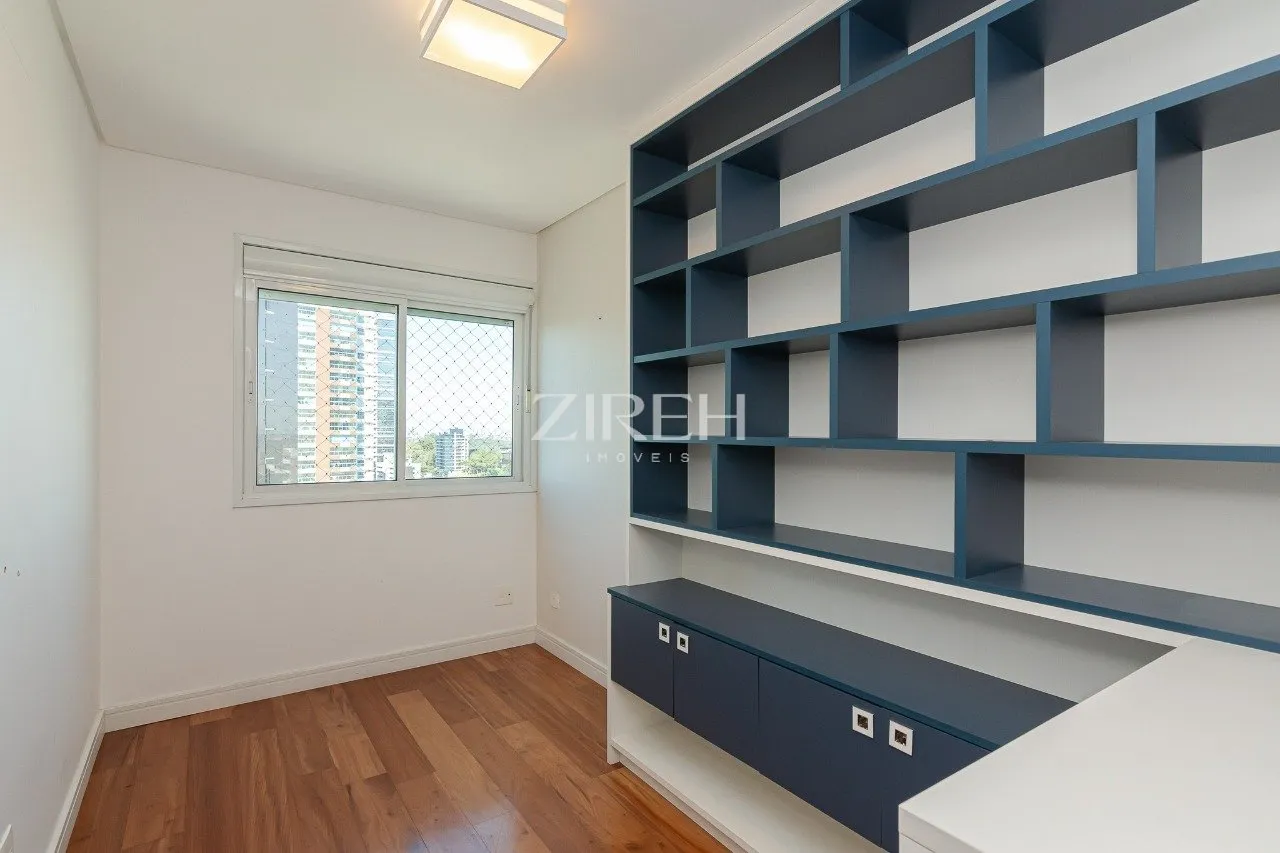 Квартира 316 м² з 4 спальнями і 3 місцями паркування — photo 22