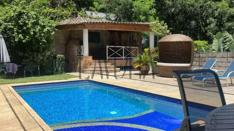 Furnished house with 6 bedrooms, 6 bathrooms and garden — photo 8