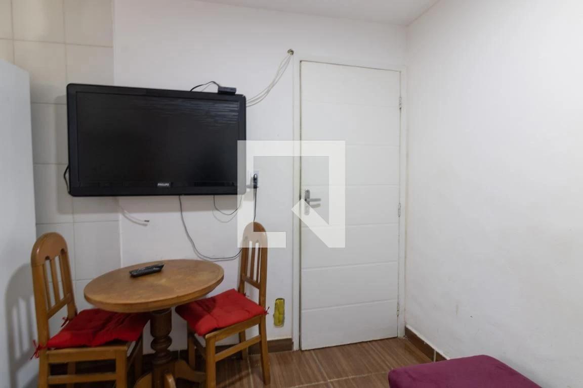 Furnished 2-bedroom apartment with 1 bathroom no parking — photo 15