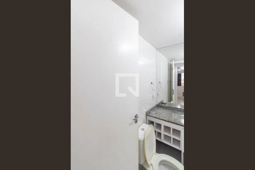 Балкон с грилем и 3 спальни: квартира 110 м² — photo 44