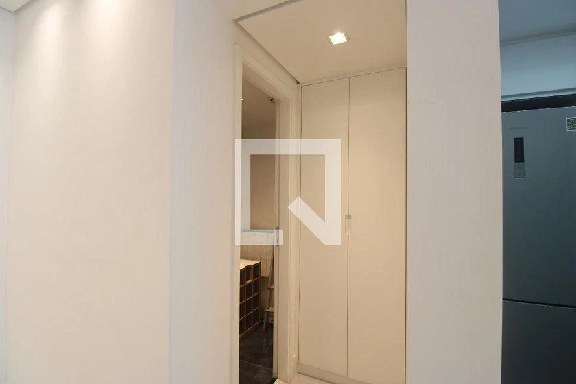 2-bedroom apartment in a building with a gym — photo 45