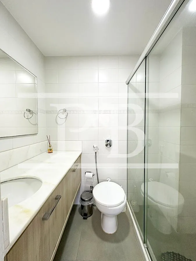 2-bedroom, 2-bath apartment with a separate kitchen — photo 23