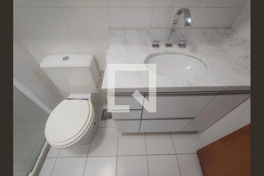 85 m² apartment with 3 bedrooms and a glass-enclosed balcony — photo 47