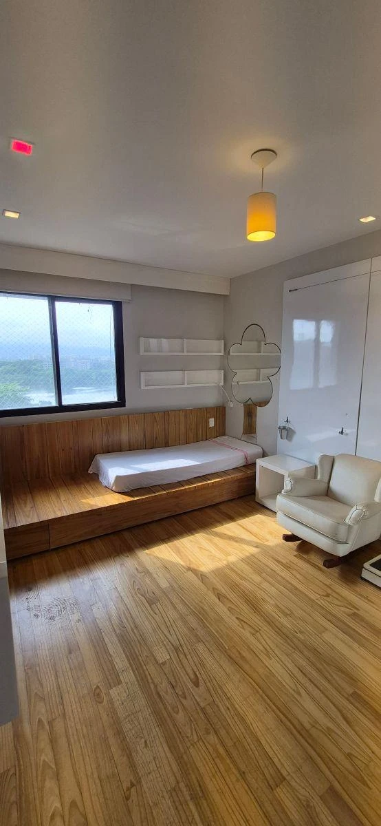 Bathtub in a 5-bedroom apartment, 465 m² — photo 10