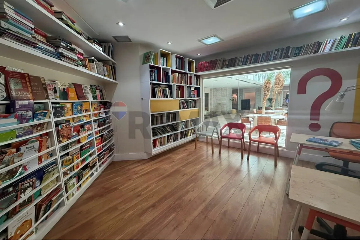Apartment with 5 bedrooms and a glassed-in balcony — photo 54