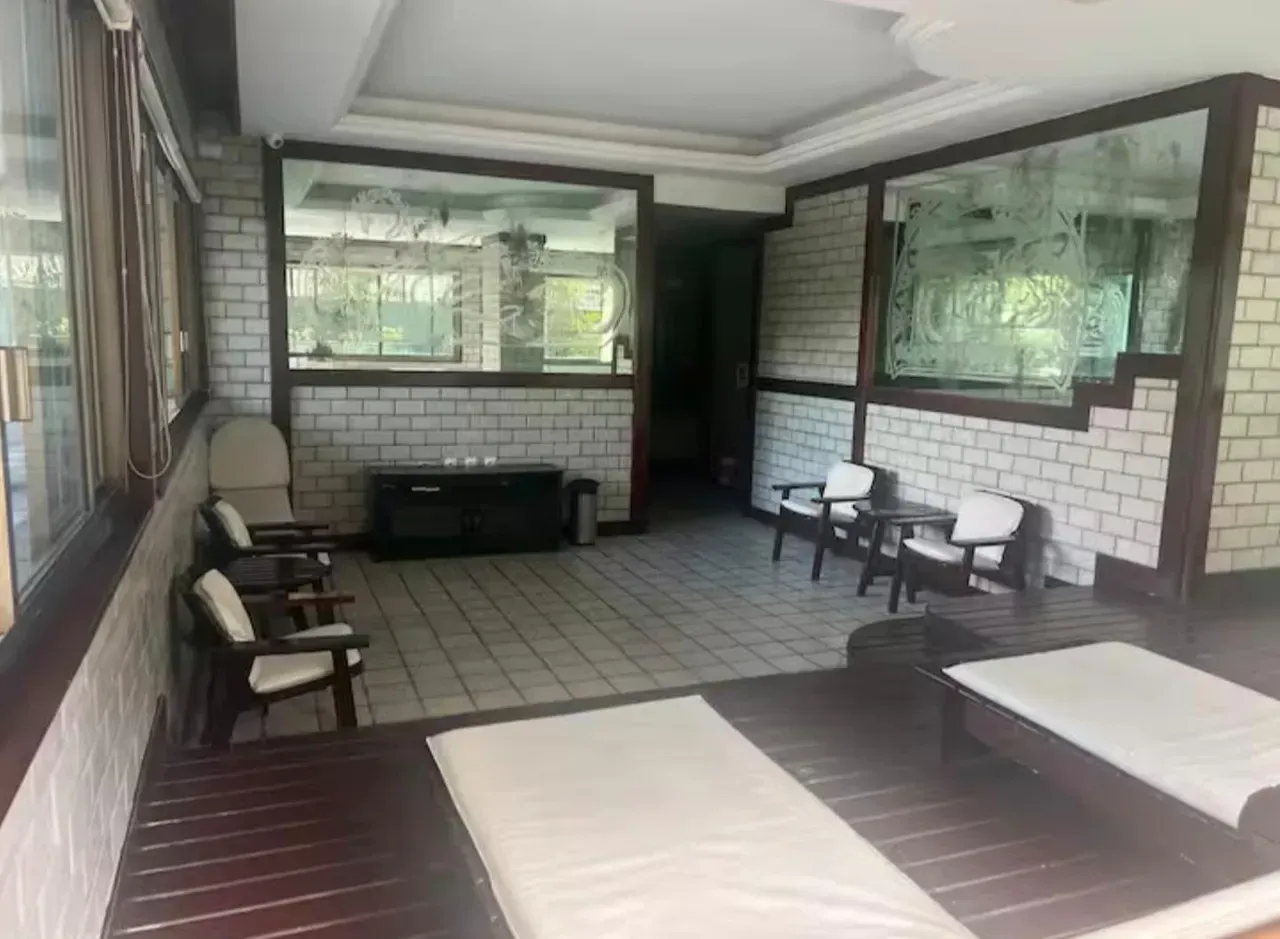 Furnished 2-bedroom apartment with 2 parking spots — photo 82
