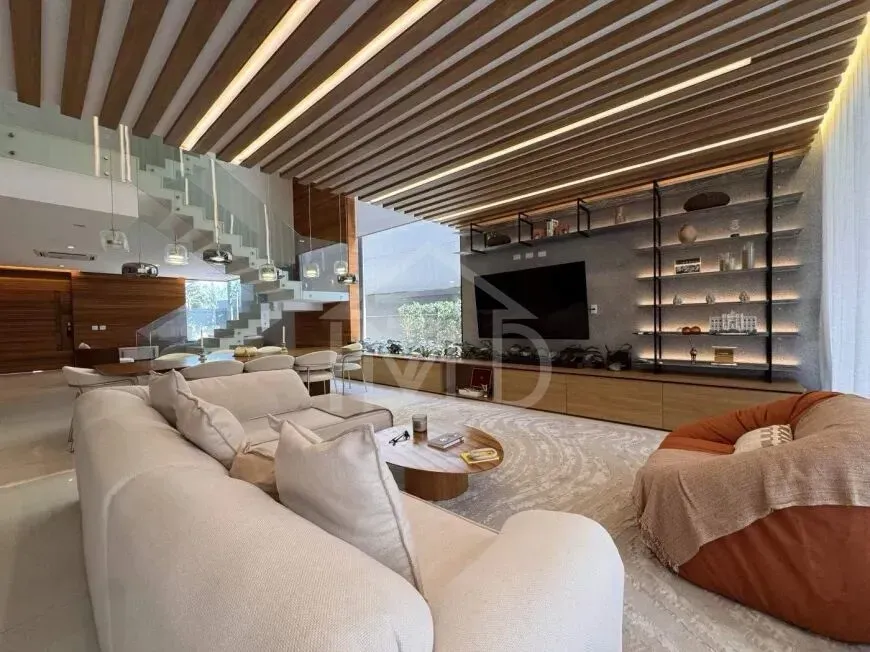 Джакузі та 4 спальні: будинок 800 м² — photo 47