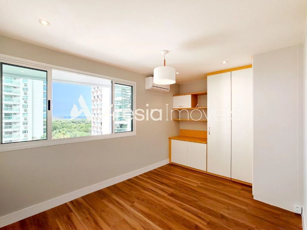 Apartamento com 3 dormitórios e varanda envidraçada — photo 22