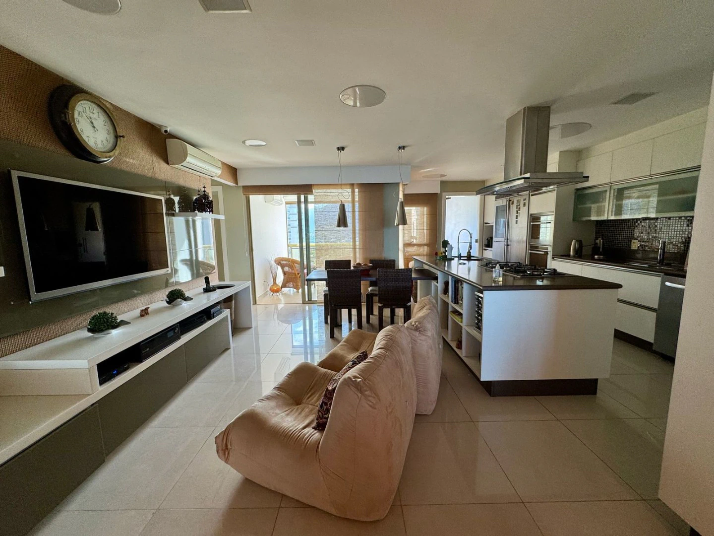 Apartamento mobiliado com 4 quartos e 260 m² — photo 26