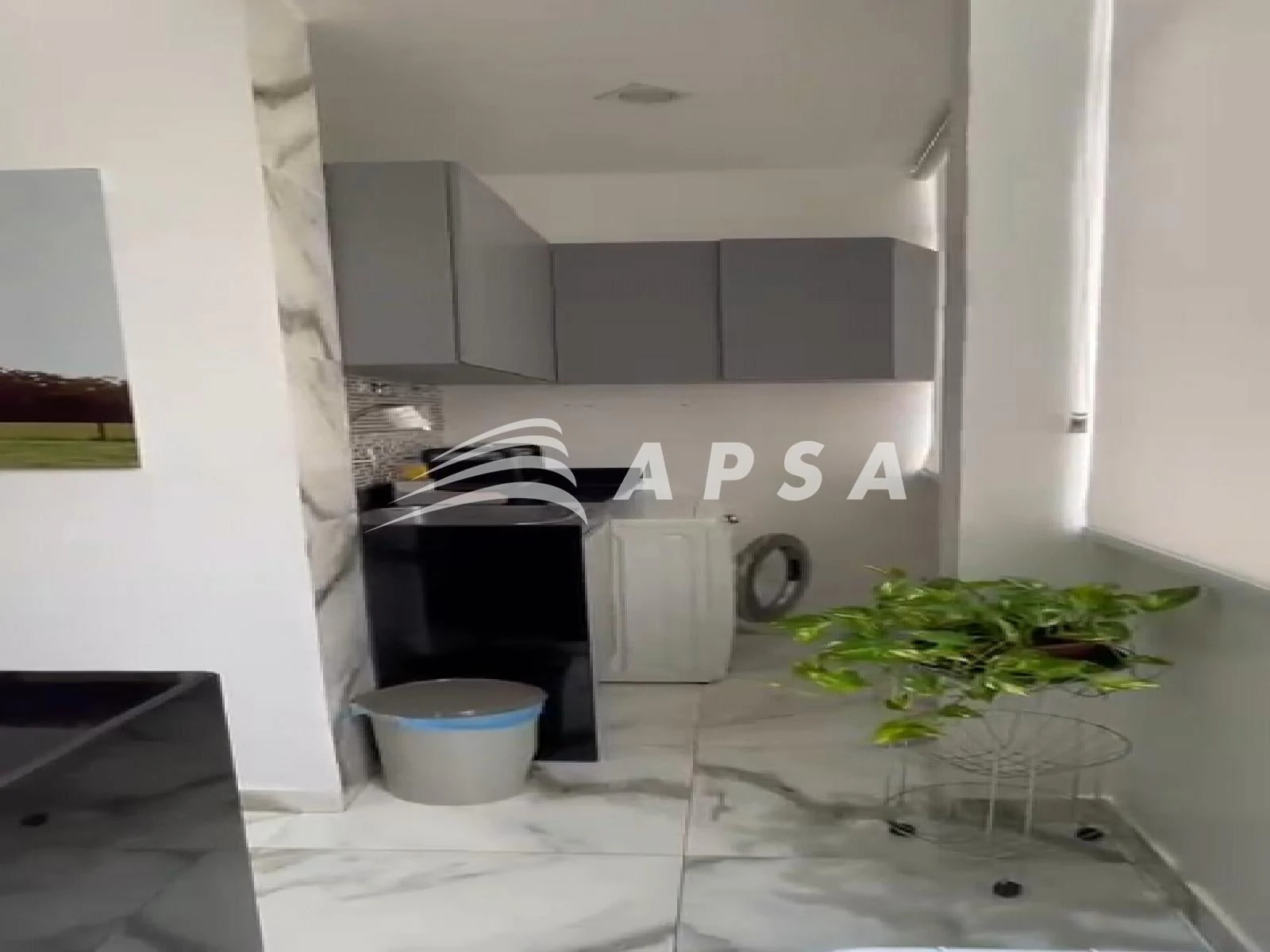 Furnished 1-bedroom apartment with enclosed balcony — photo 18