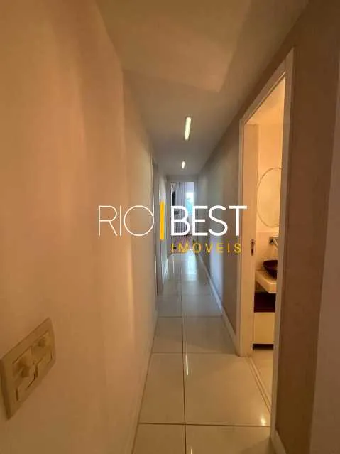 Furnished 3-bedroom apartment with balcony — photo 19