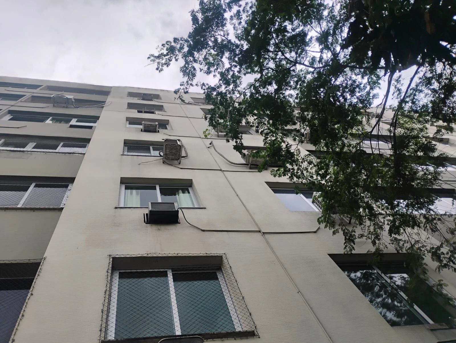 Apartamento de 2 quartos com piso de madeira ou laminado — photo 27