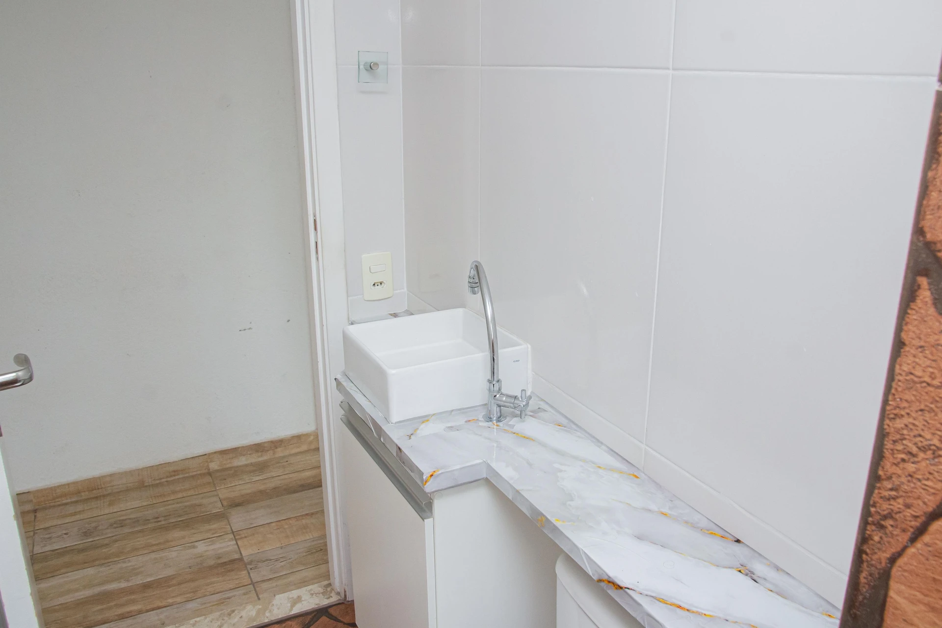 Невиготовлена квартира з 2 спальнями та 1 ванною — photo 46