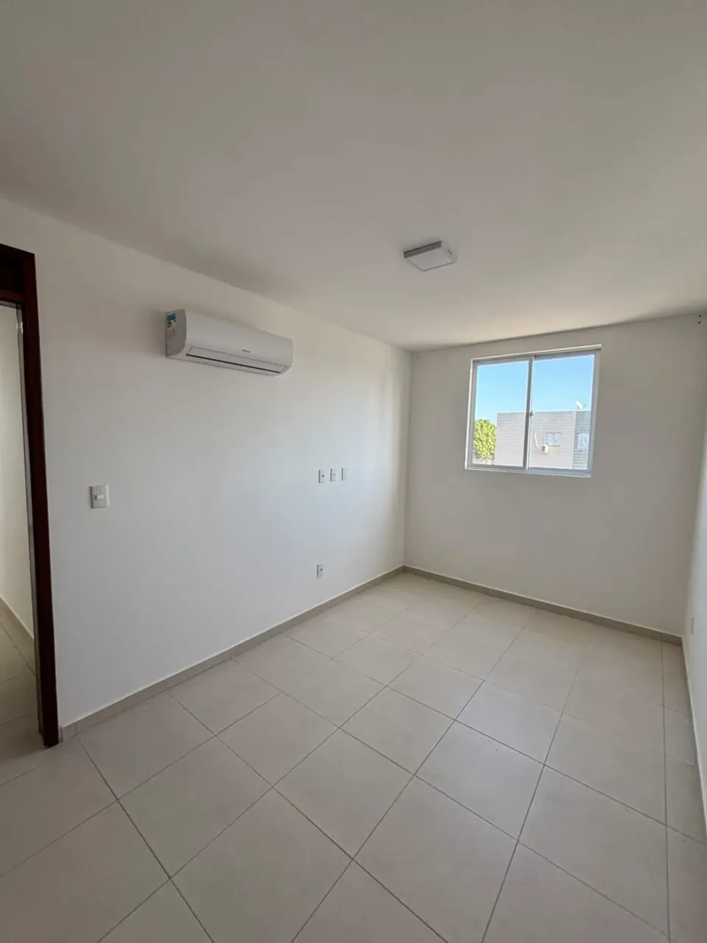 Квартира: 2 спальні, 1 з власною ванною кімнатою, 70 м² — photo 3