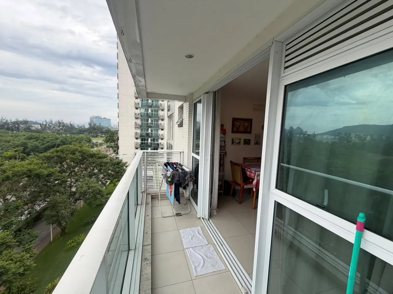2-bedroom apartment with a home office — photo 30