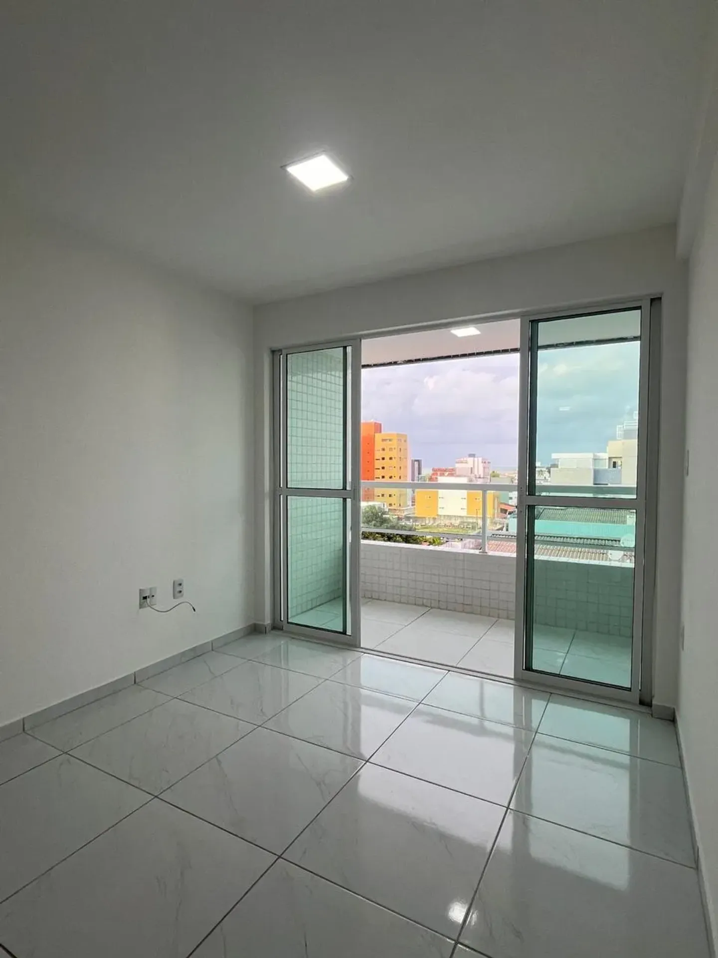 Квартира 83 м² с 3 спальнями и 1 местом в навесе — photo 9