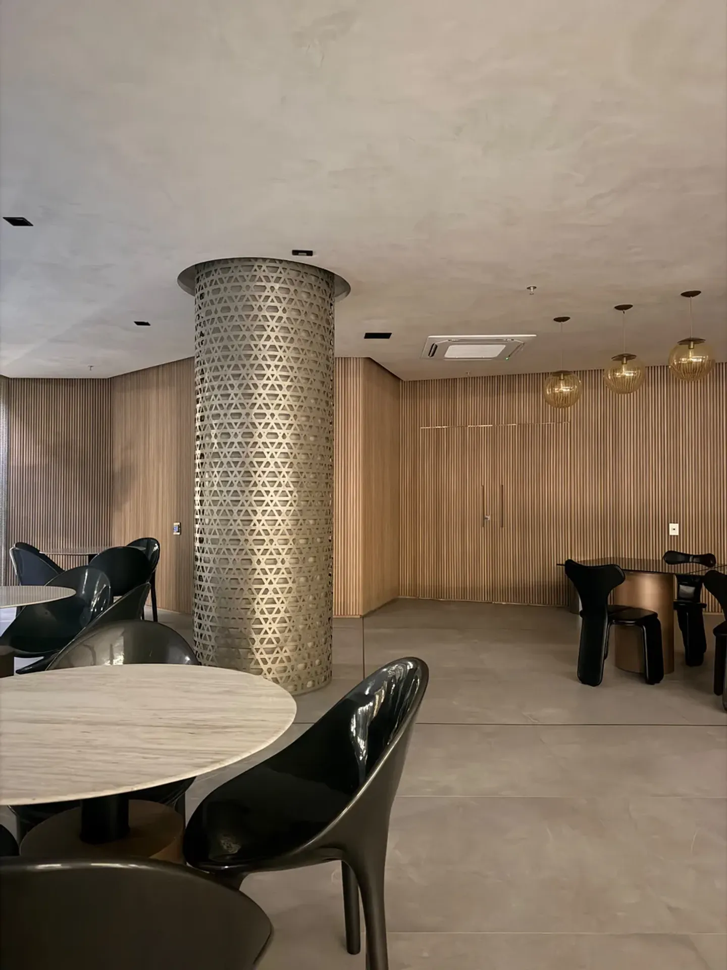 Apartamento com 4 quartos e 3 banheiros e varanda — photo 23