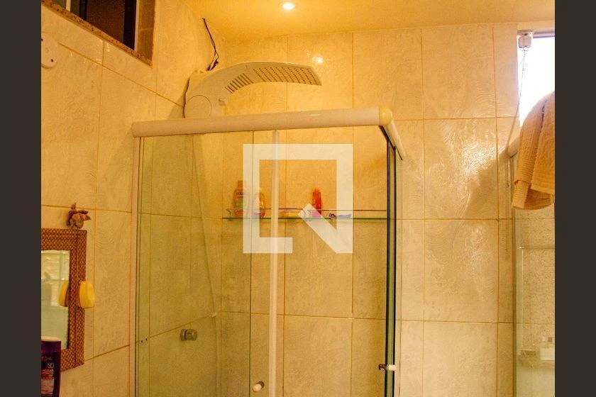 180 m² house with 3 bedrooms, 5 bathrooms, and parking — photo 32