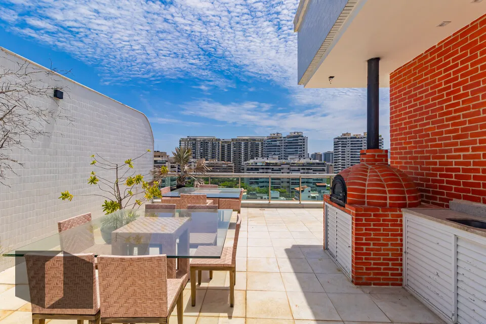 Furnished apartment with 4 bedrooms and 5 bathrooms — photo 12