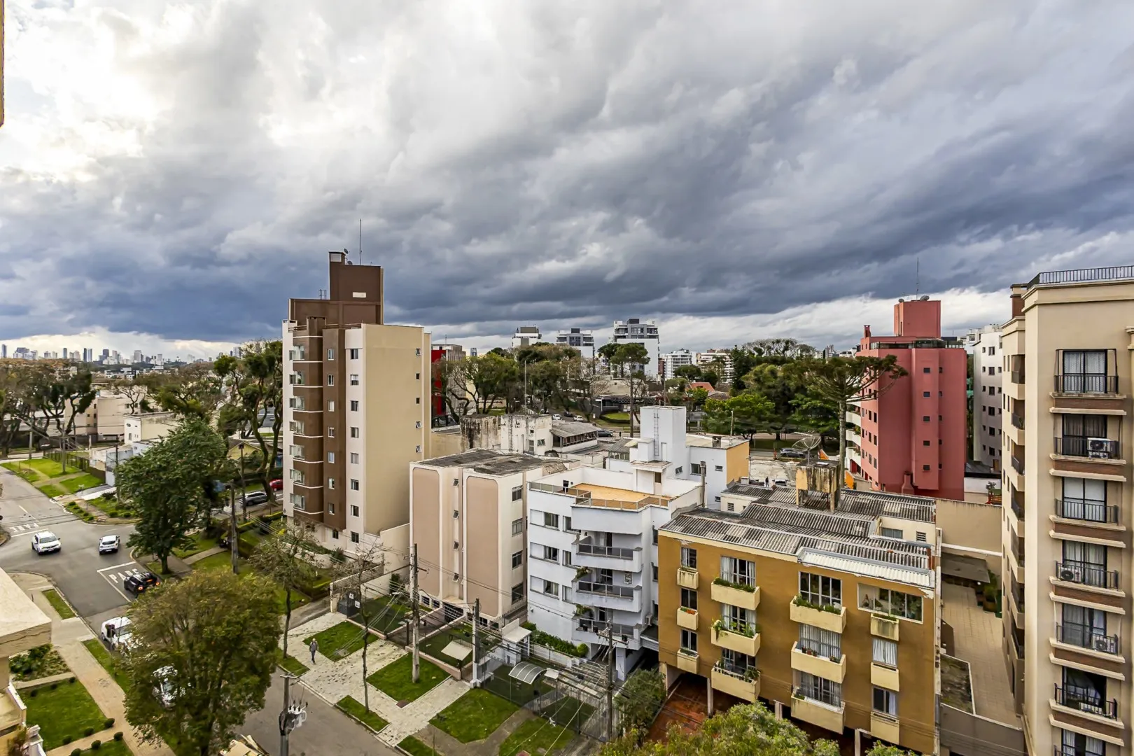 Квартира с балконом 136 м² и 3 спальнями — photo 37