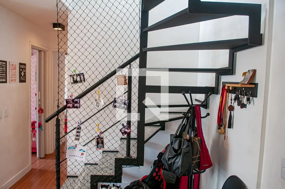 Walk-in closet in a 3-bedroom apartment, 130 m² — photo 48