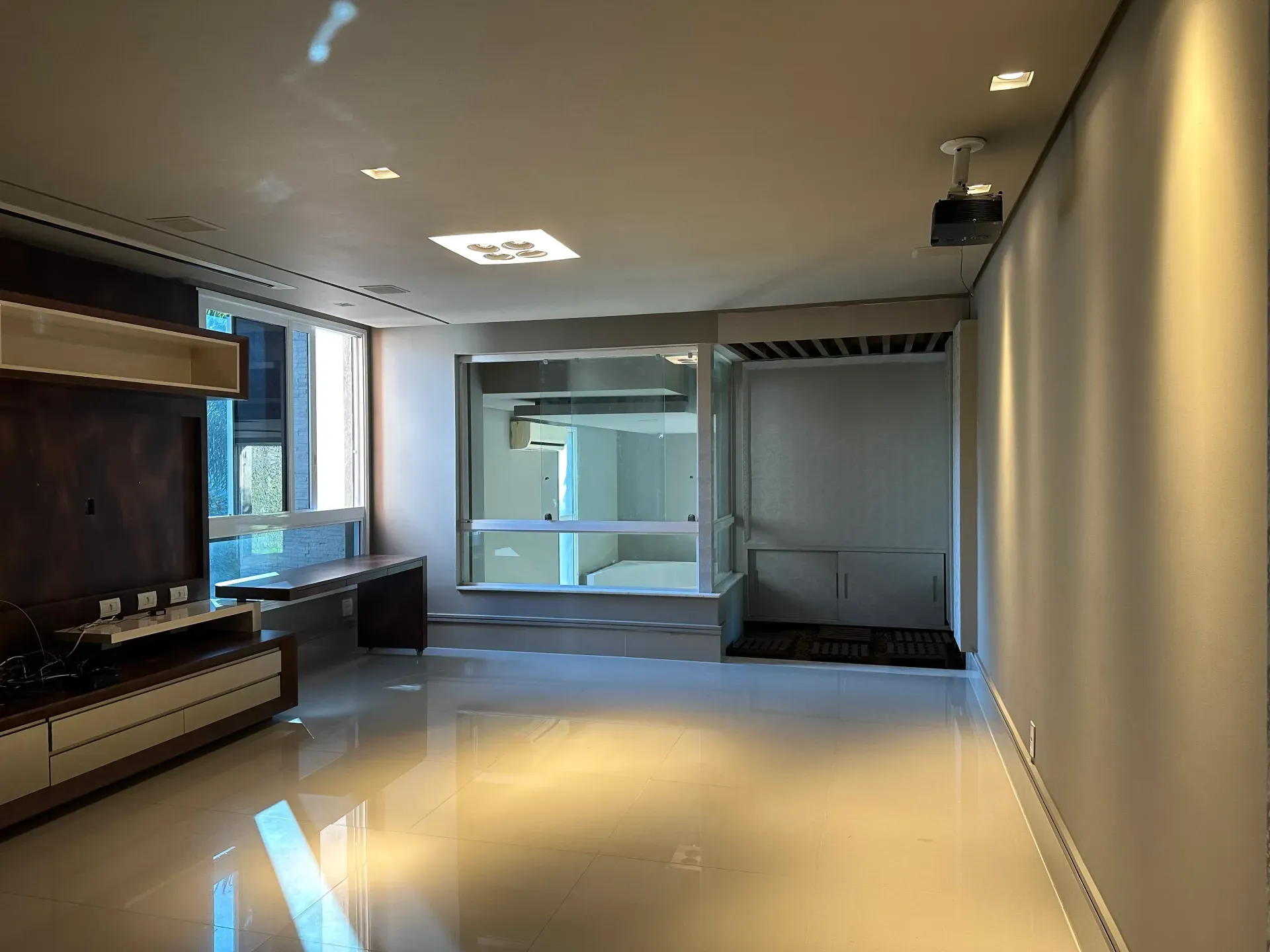 Condominium house with 4 bedrooms and 5 bathrooms — photo 15