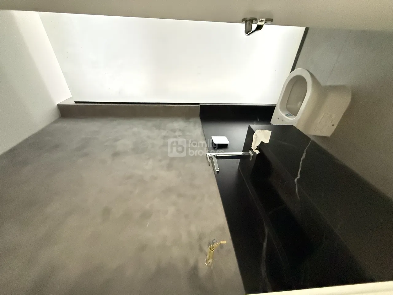 Casa sem mobília com 5 quartos e 5 banheiros — photo 14