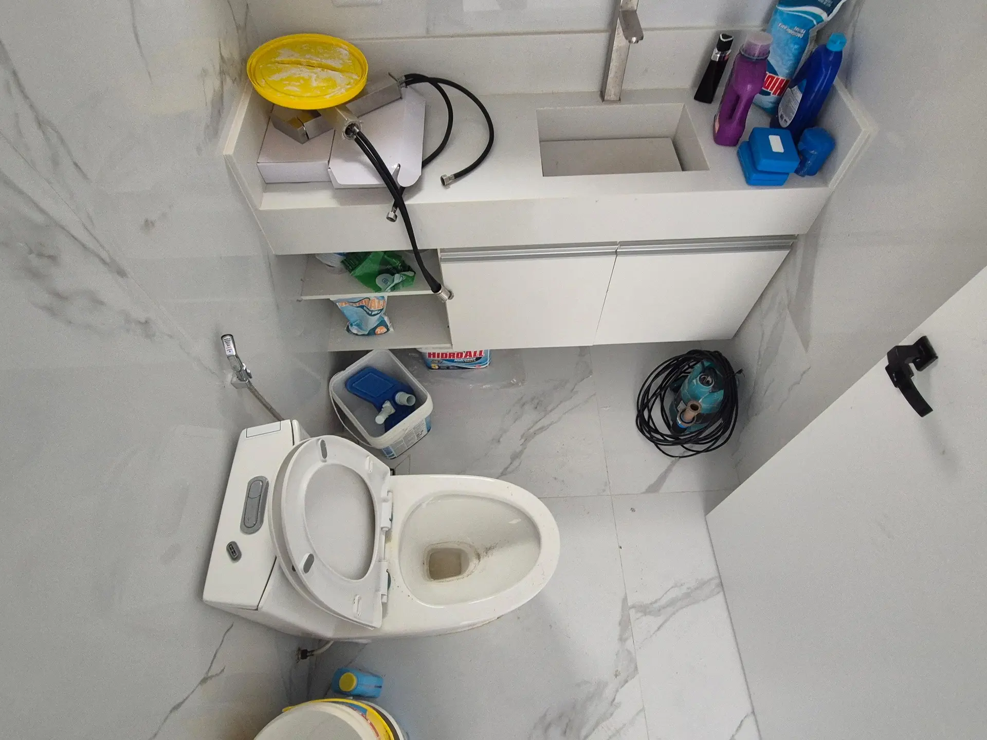 Ventanales de piso a techo y 5 dormitorios: casa de 403 m² — photo 60