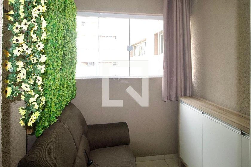 Furnished 1-bedroom apartment with compact kitchen — photo 9