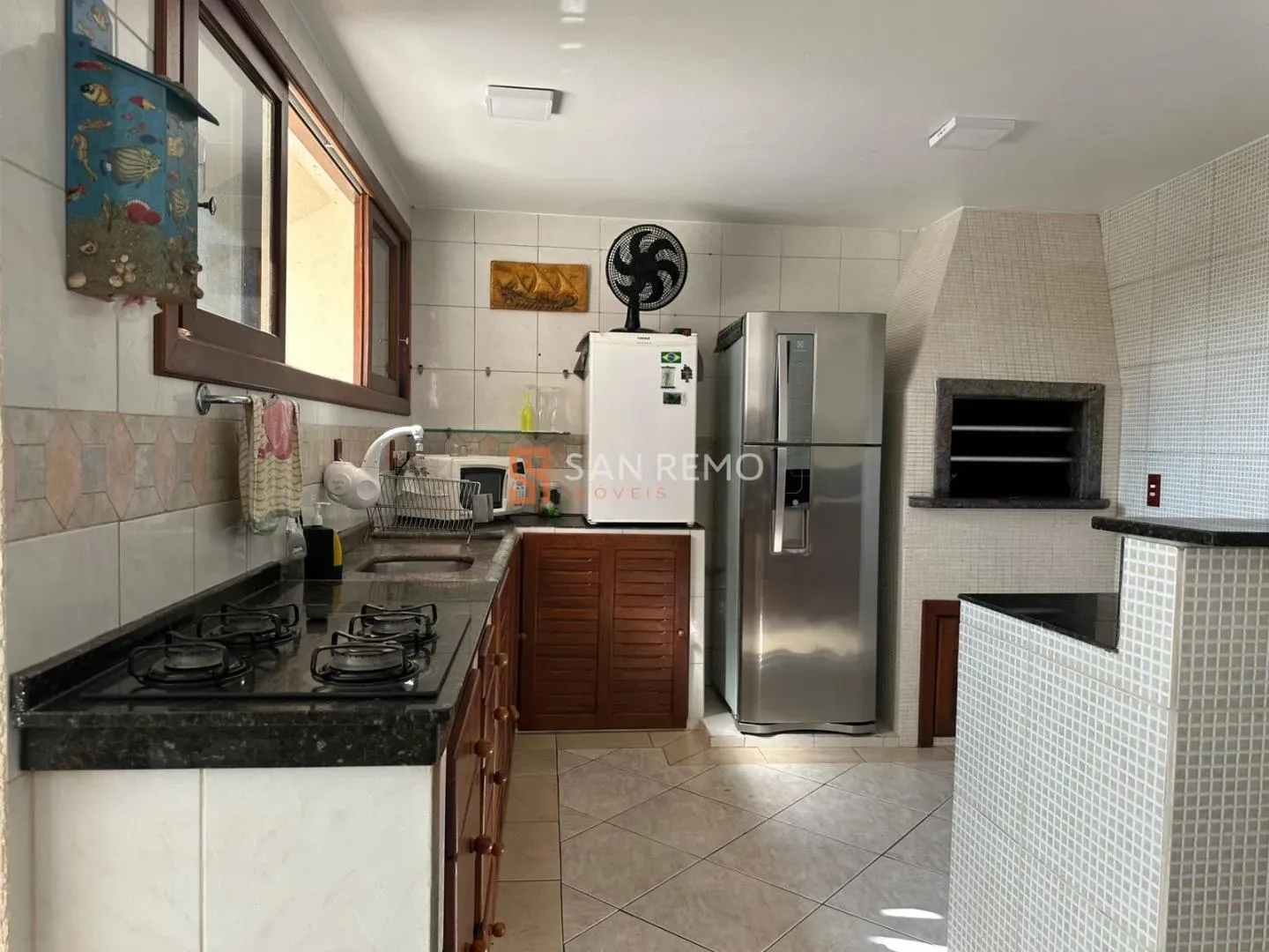 Casa mobiliada com 3 quartos e área de 264 m²