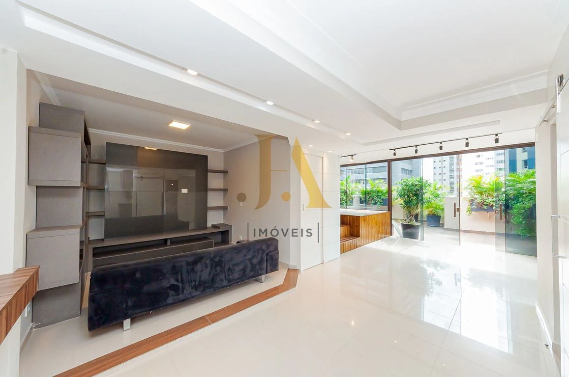 Furnished apartment, 210 m², with a glass-enclosed balcony — photo 14