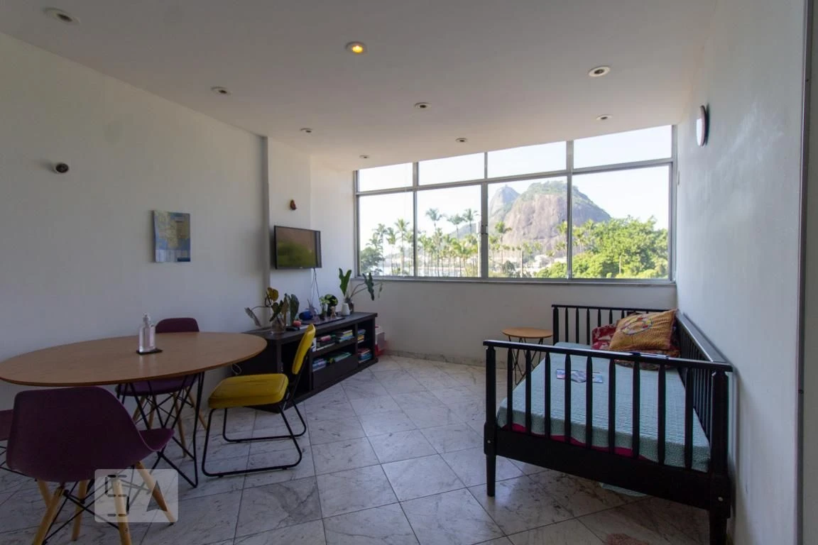 Furnished apartment with 2 bedrooms and 2 bathrooms — photo 11