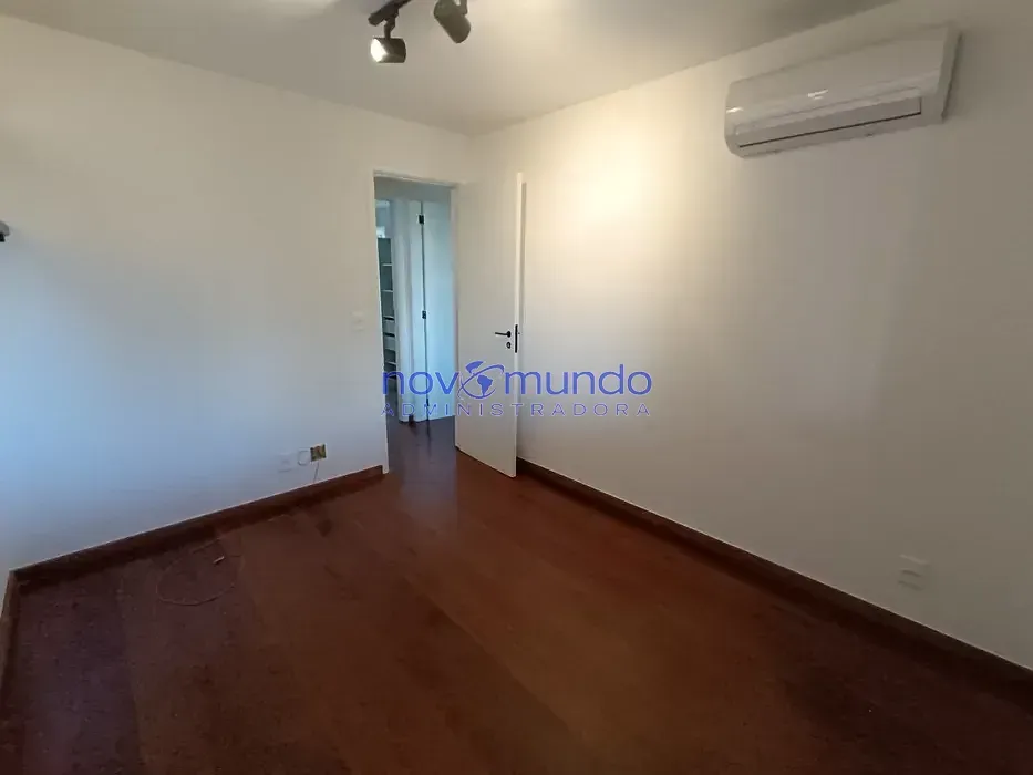 Apartamento, 116 m², com piso de madeira ou laminado — photo 2