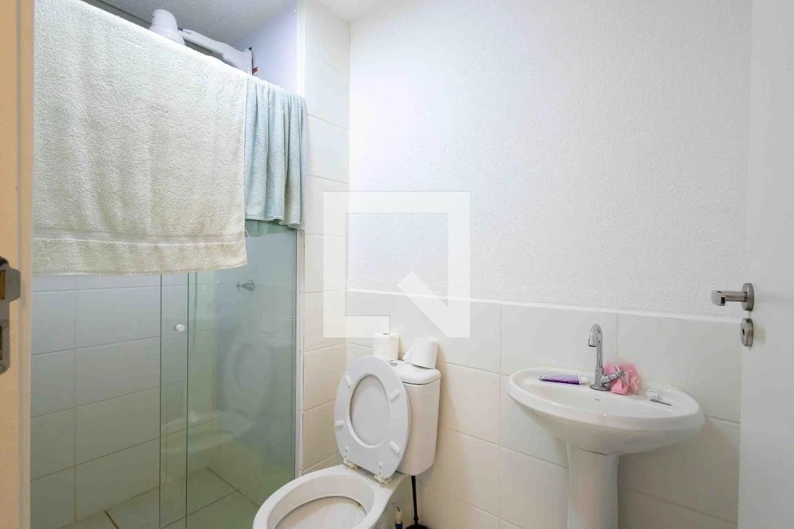 2-bedroom apartment with gas stovetop kitchen — photo 11
